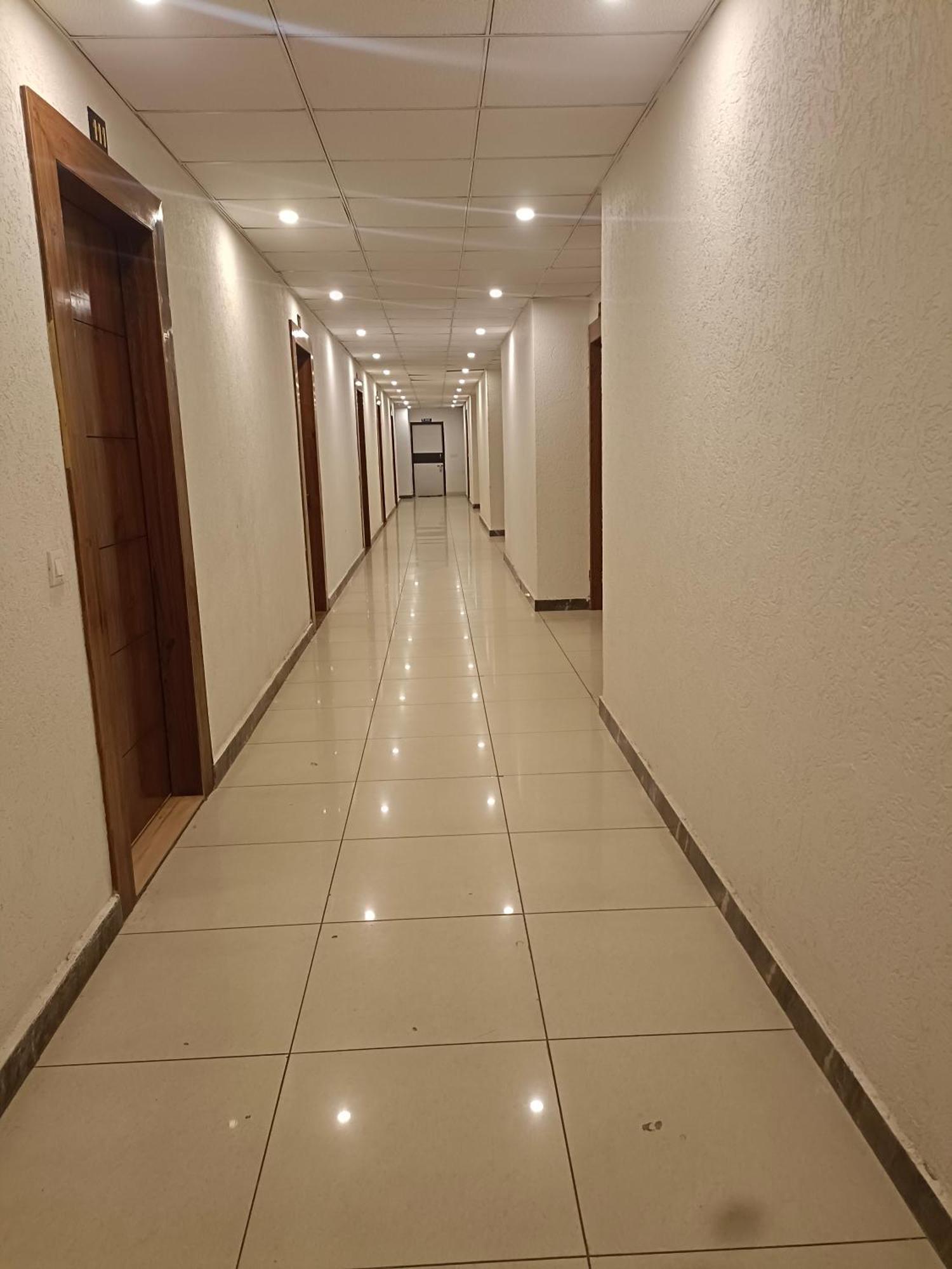 The Aura Grand Hotel & Banquet - A Unit Of Sitara Kollection Hotels Rohtak Exterior foto