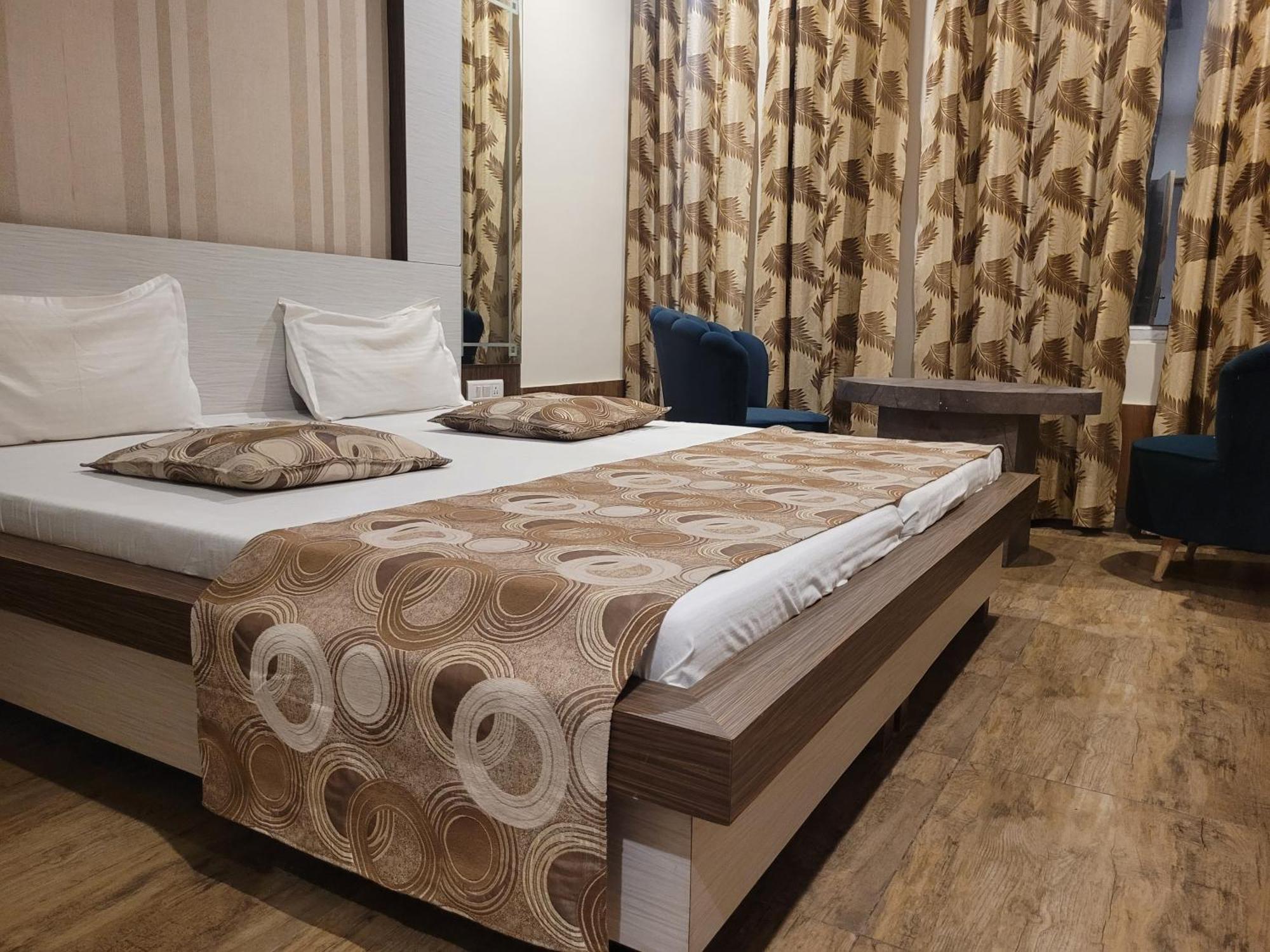 The Aura Grand Hotel & Banquet - A Unit Of Sitara Kollection Hotels Rohtak Exterior foto